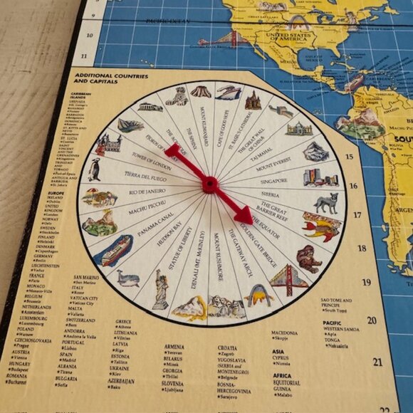 Vintage 1992 University Games Where in the World is Carmen SanDiego? - Picture 6 of 11